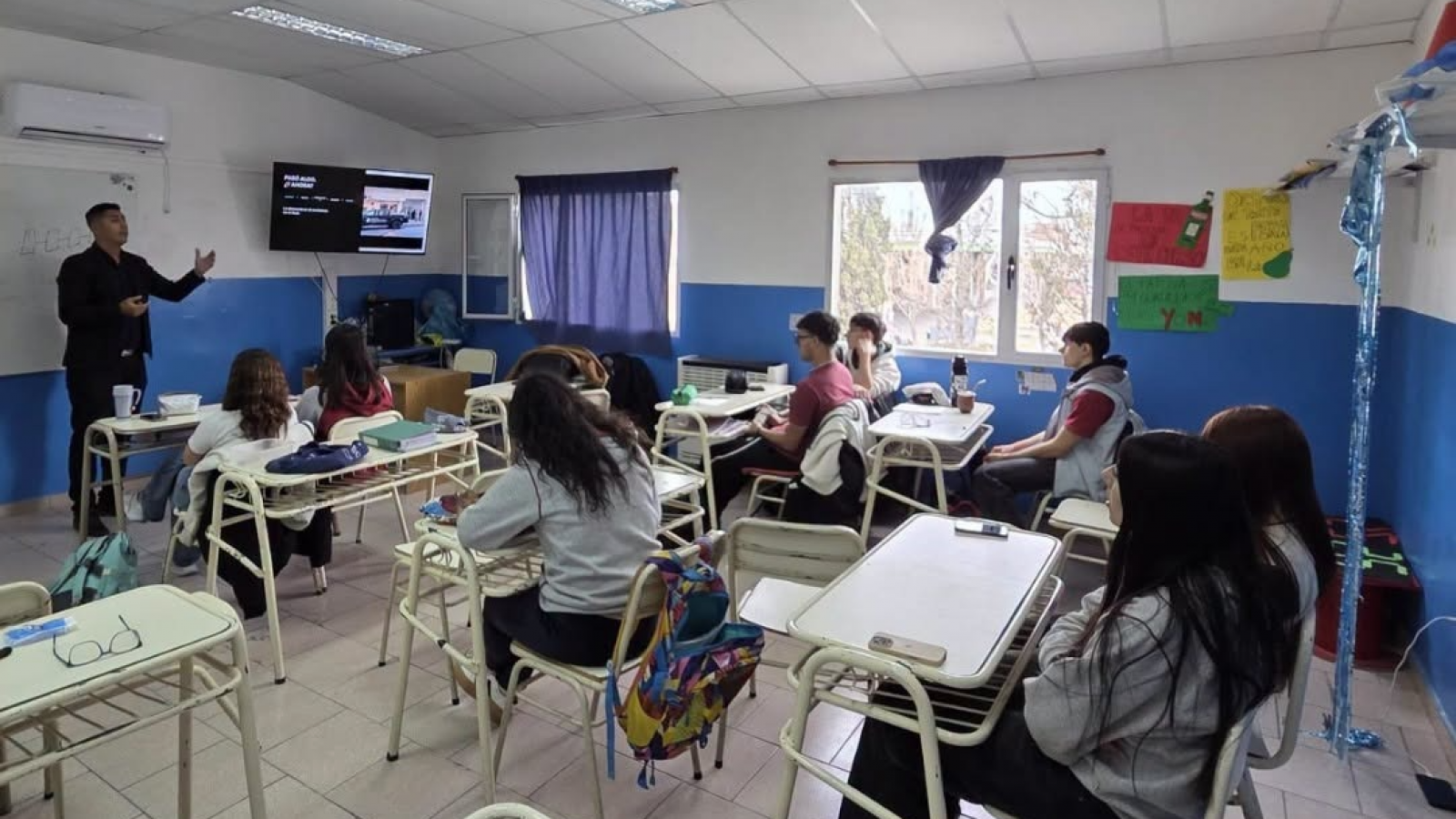 La Fiscalía brindó una charla sobre Justicia, ciberestafas y grooming a estudiantes de Madryn