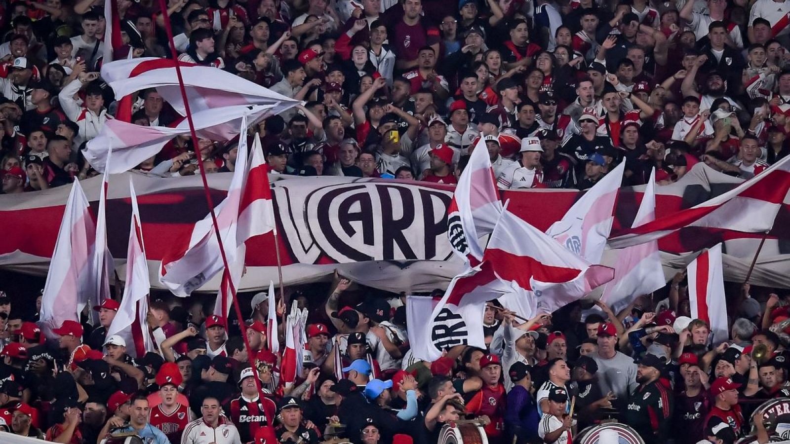 Murió un hincha de River en el Monumental tras la eliminación por penales