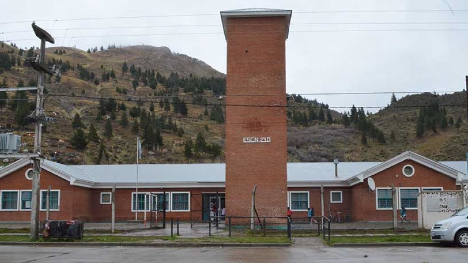 Esquel: encontraron una amenaza de muerte escrita en el baño de una escuela