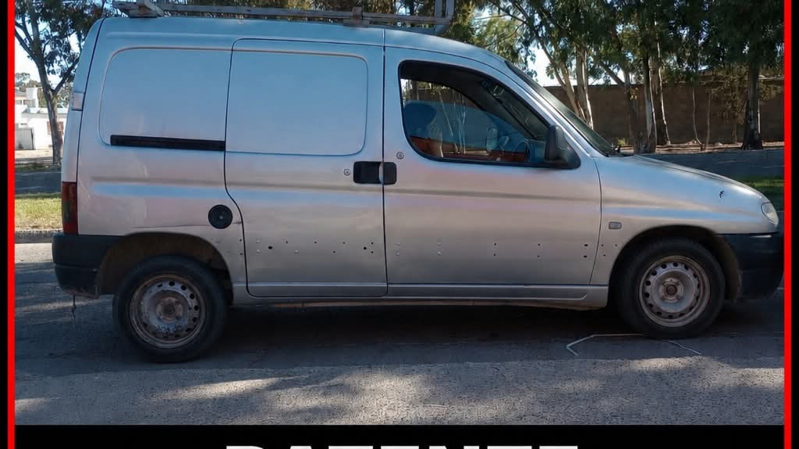 Desesperado pedido para recuperar una camioneta robada en Rawson