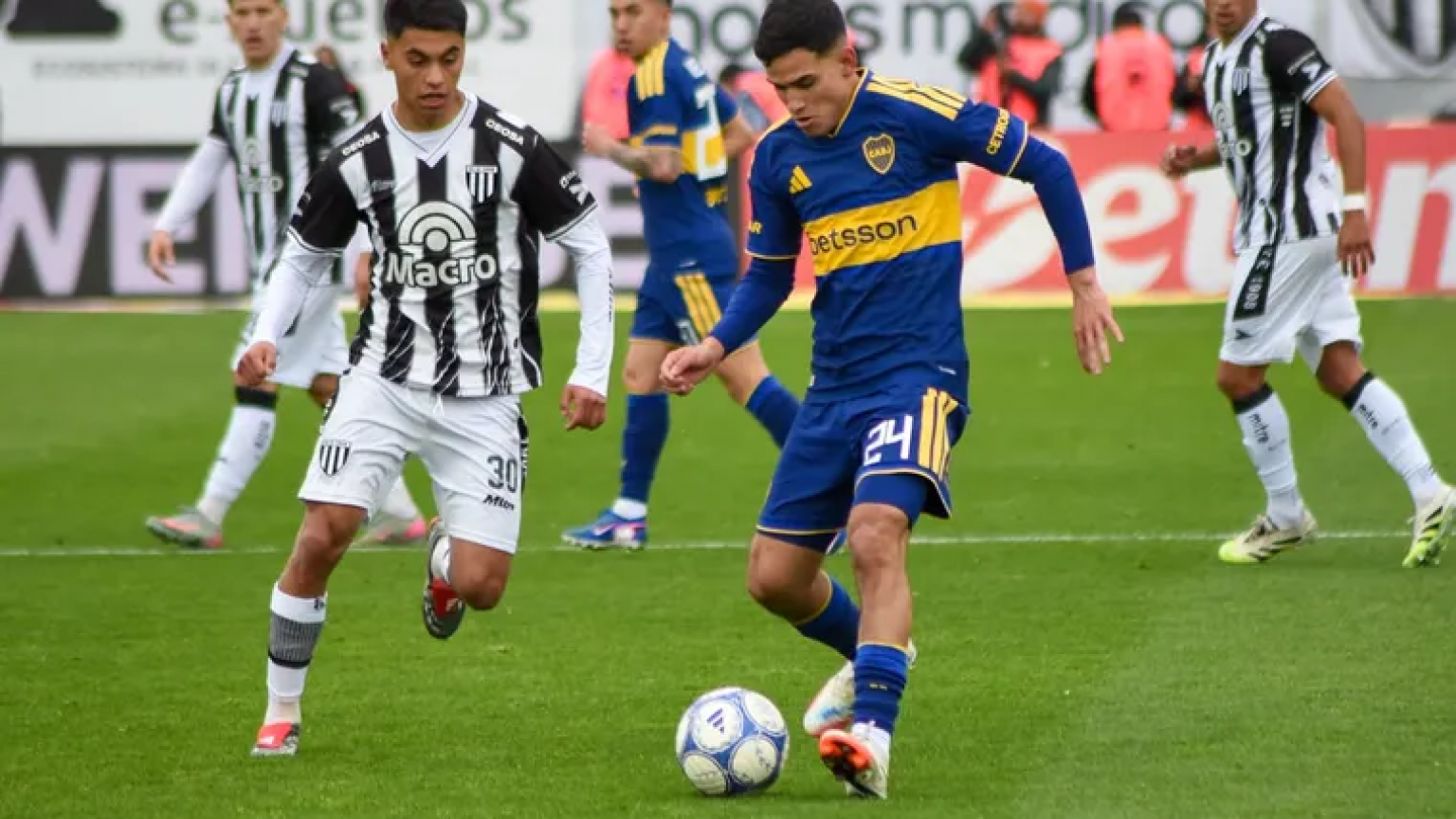 Boca se quedó con un empate ante Gimnasia de Mendoza en un final agónico