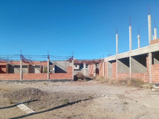 Con una fuerte inversión, Provincia reactiva la obra de la Escuela 7717 de Comodoro y comienza a saldar un reclamo de larga data