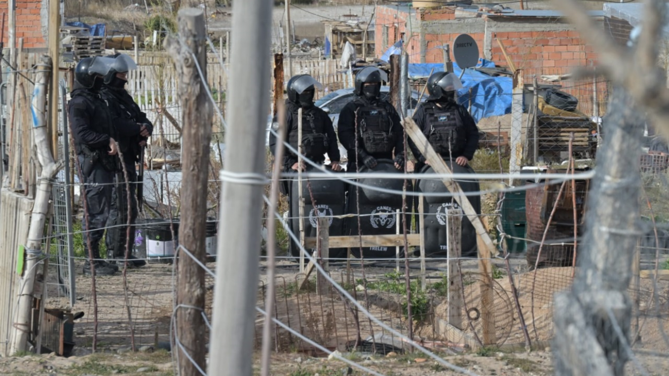Allanamientos en Trelew por un enfrentamiento con armas entre dos familias
