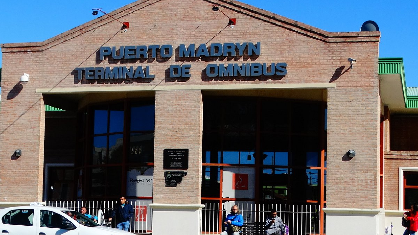 Puerto Madryn: buscan incorporar un desfibrilador en la Terminal de Ómnibus