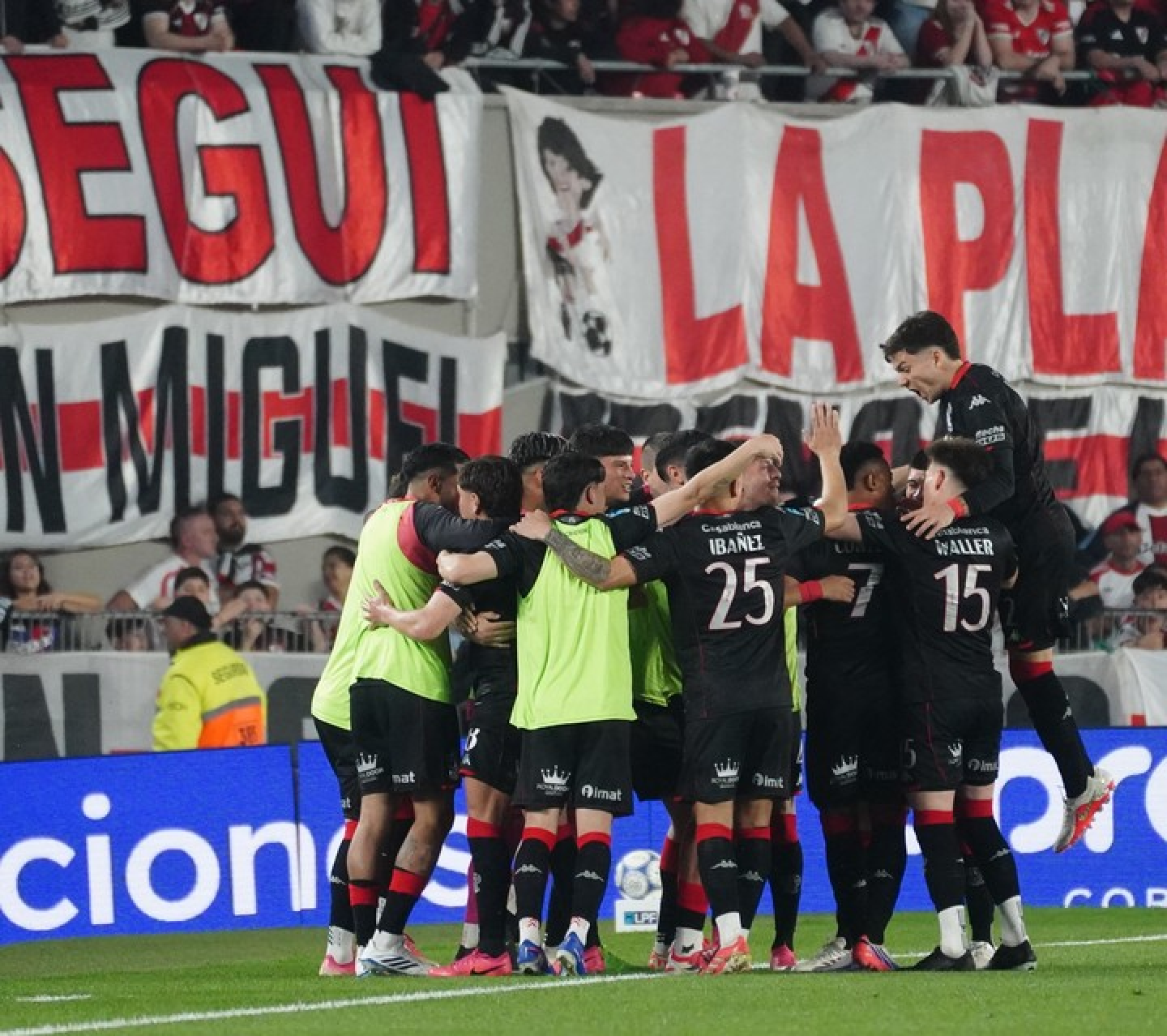 Huracán dio el golpe y le ganó a River en el Monumental por el Torneo Clausura