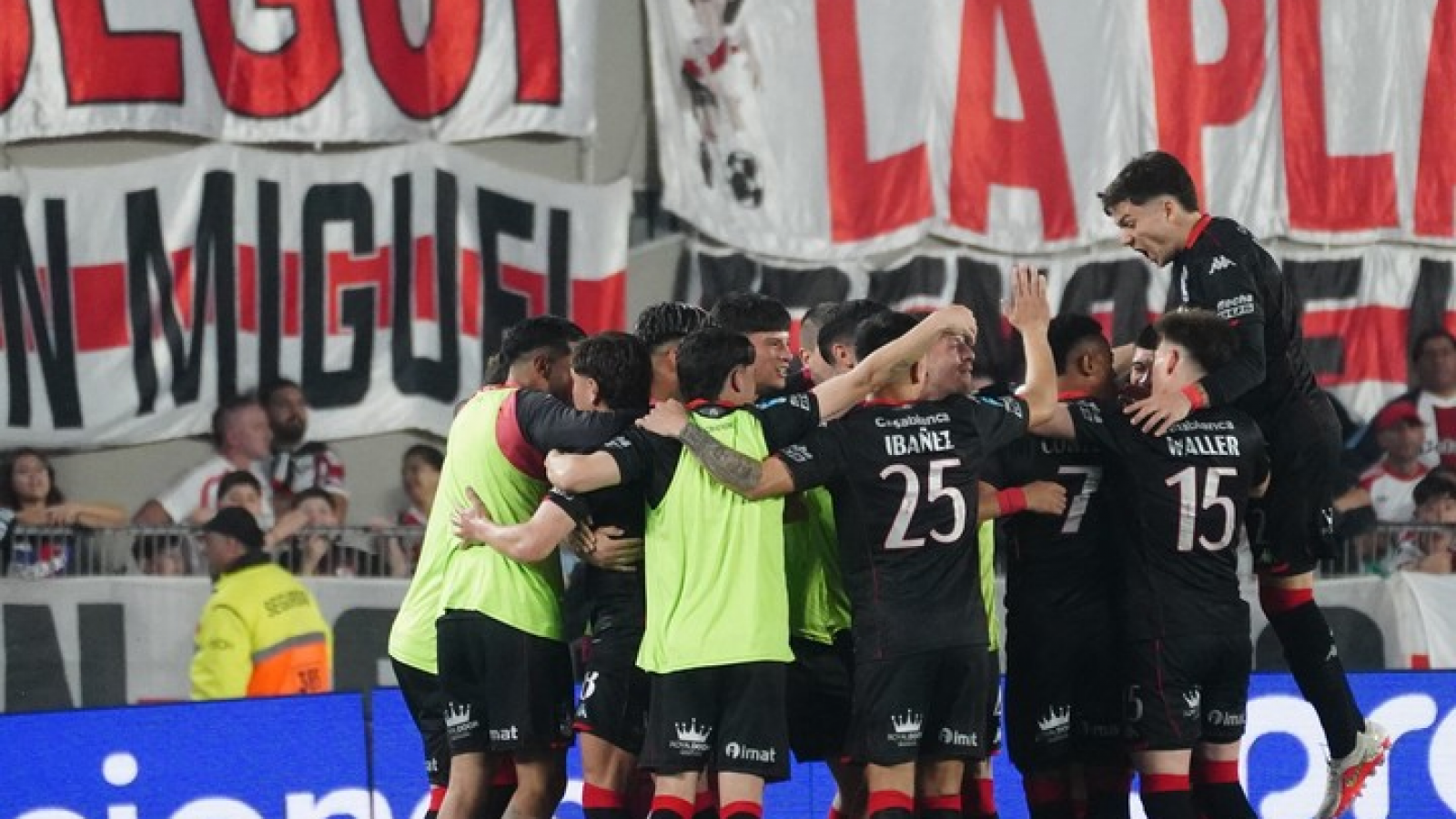 Huracán dio el golpe y le ganó a River en el Monumental por el Torneo Clausura