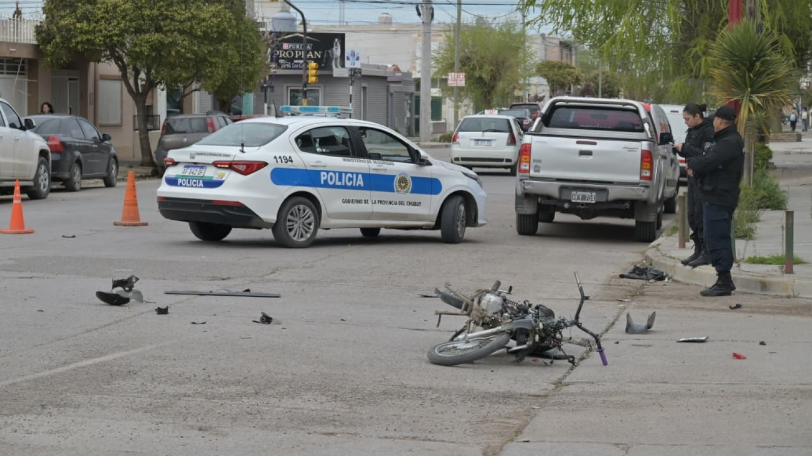 Trelew: atropellaron a un motociclista y el conductor escapó