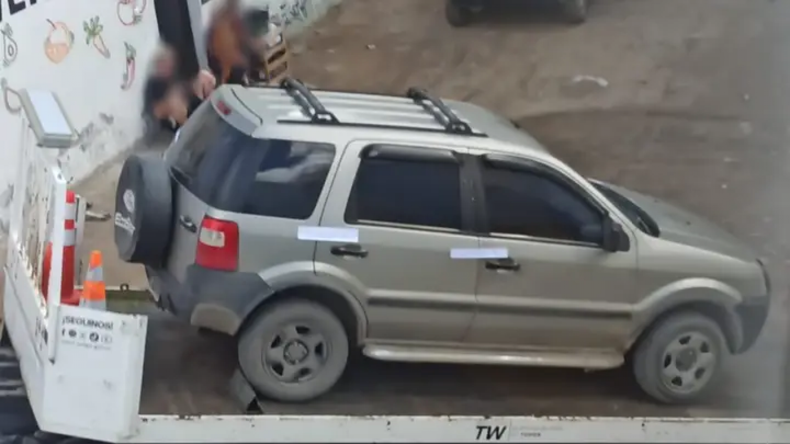 Trelew: secuestraron una Ford EcoSport y allanaron la casa de un sospechoso por el robo a turistas