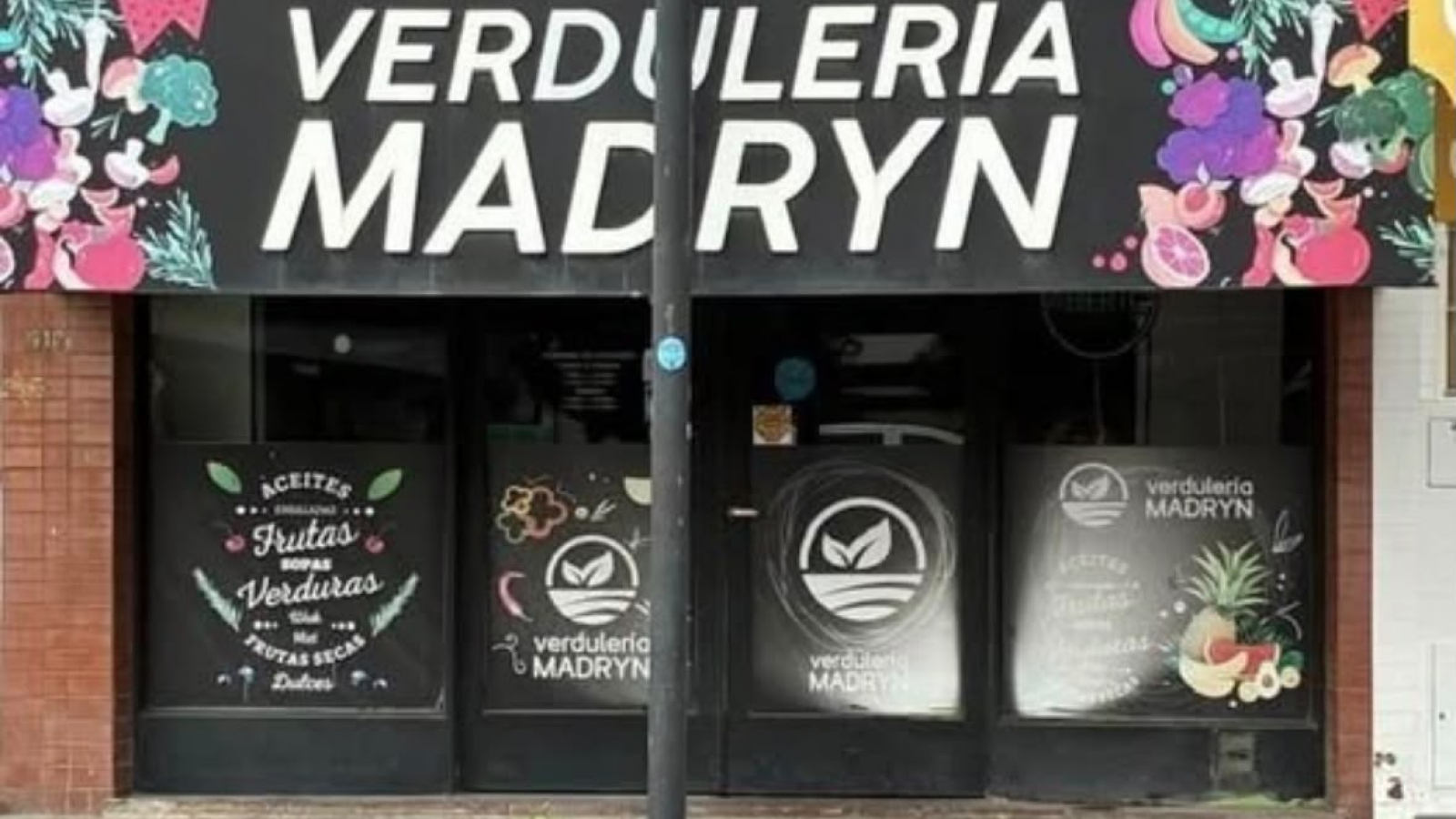 Los latidos del ayer en la calle 25 de Mayo: dos comercios que mantienen vivo el espíritu de pueblo