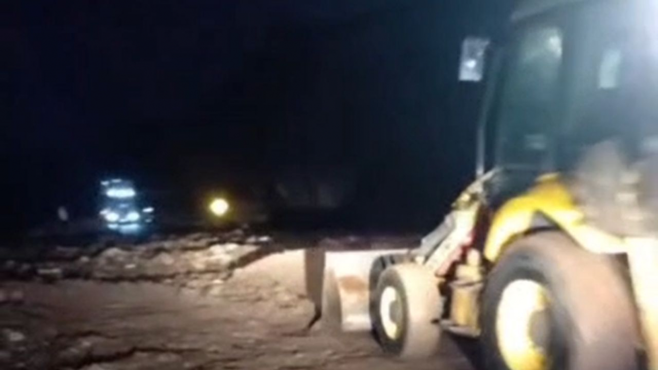 Ruta 25: despejaron el barro y el agua acumulada entre Las Plumas y Los Altares
