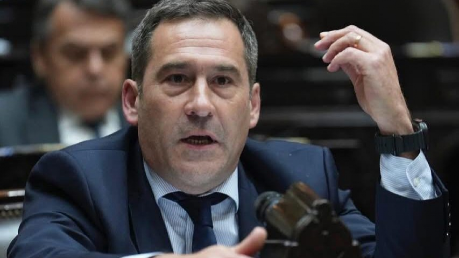 Juan Pablo Luque exige explicaciones por la logística chilena que abastece a Malvinas