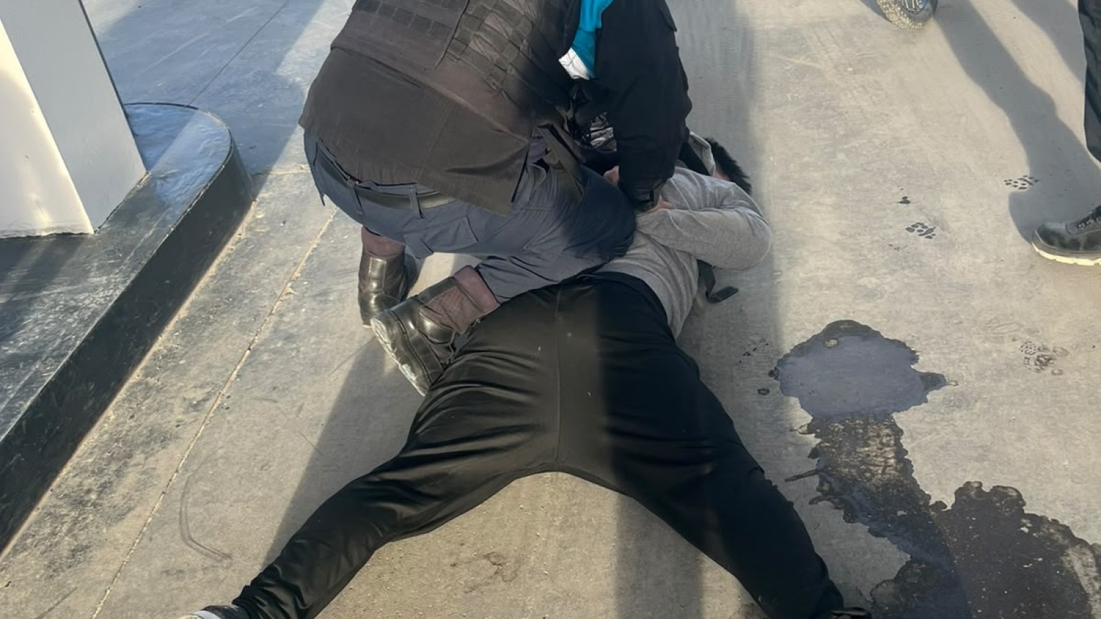 Reconoció su bicicleta robada en una estación de servicio y frustró la fuga de un sospechoso