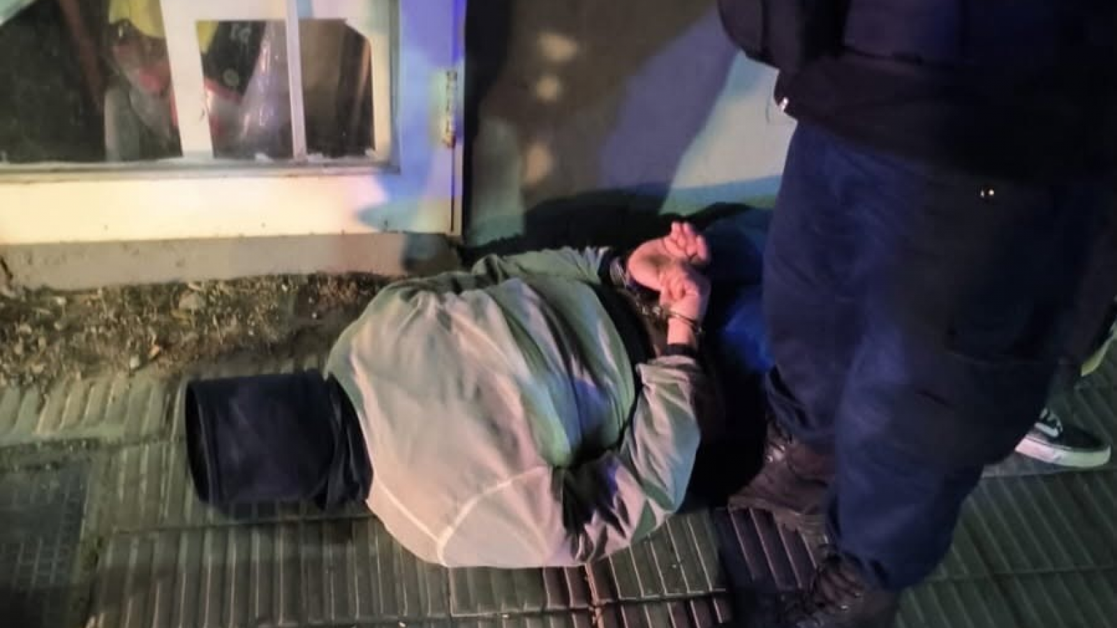 Trelew: rompieron el vidrio de una camioneta, escaparon de la Policía y terminaron detenidos
