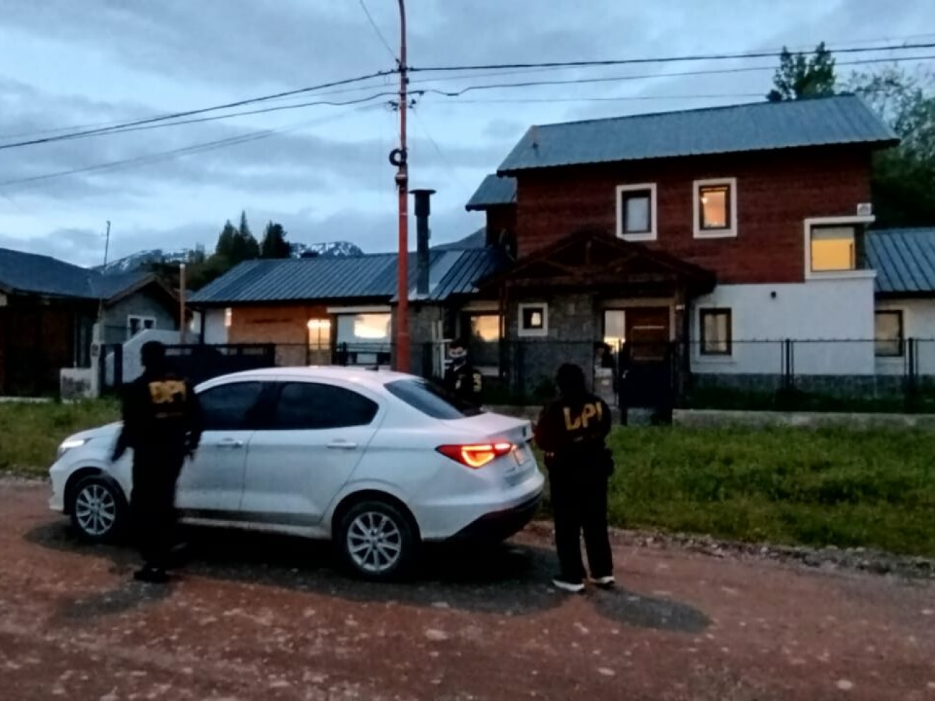 La casa del horror en Chubut: los vecinos escuchaban gritos por las noches y el acusado recibió 10 días de prisión preventiva