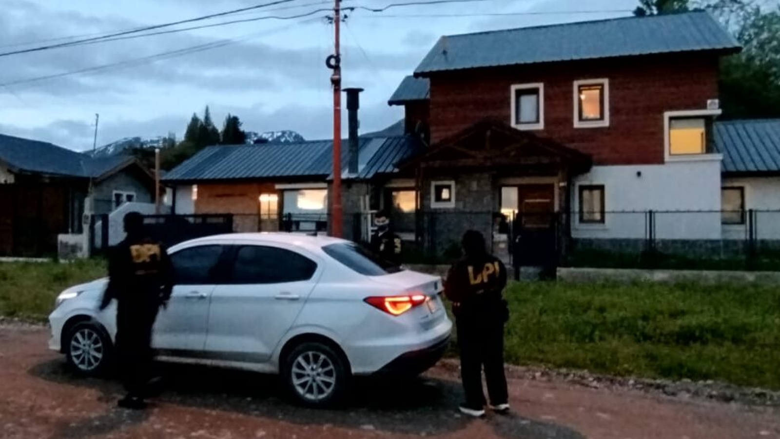 La casa del horror en Chubut: los vecinos escuchaban gritos por las noches y el acusado recibió 10 días de prisión preventiva