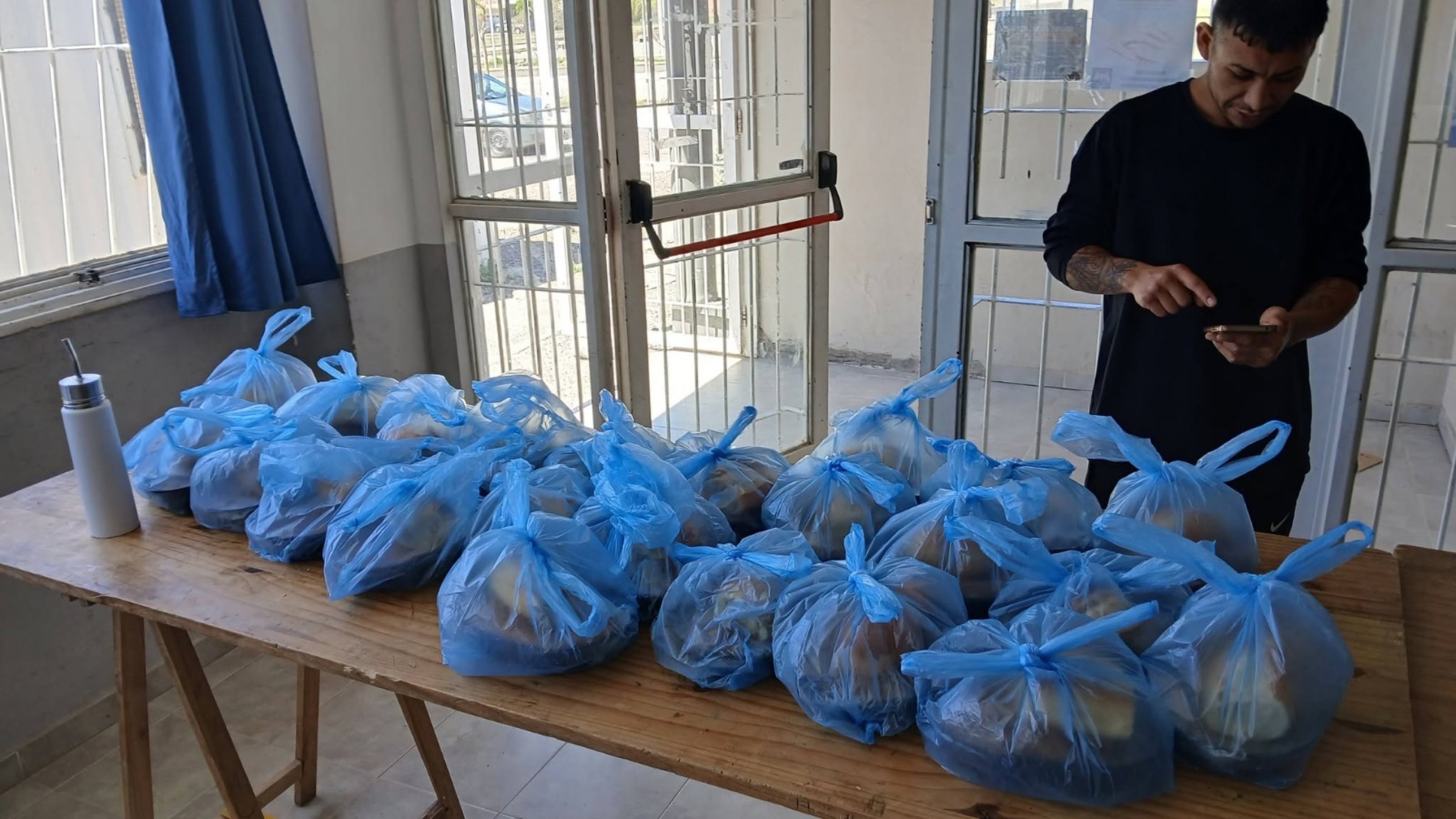 Realizaron un almuerzo popular este domingo en Puerto Madryn