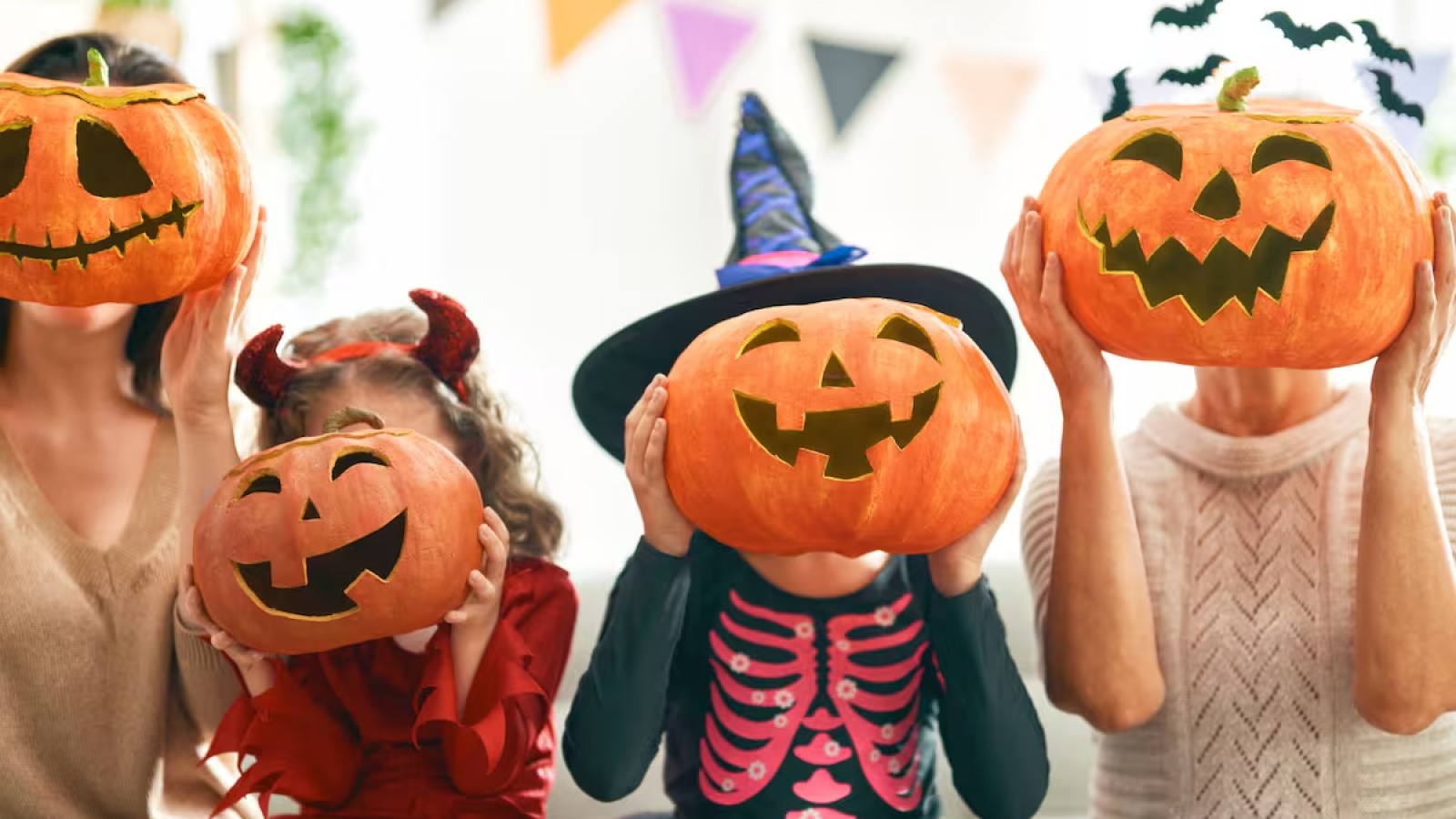 Halloween llega al barrio Las Bardas con maquillaje, juegos y una propuesta para dejar las pantallas de lado