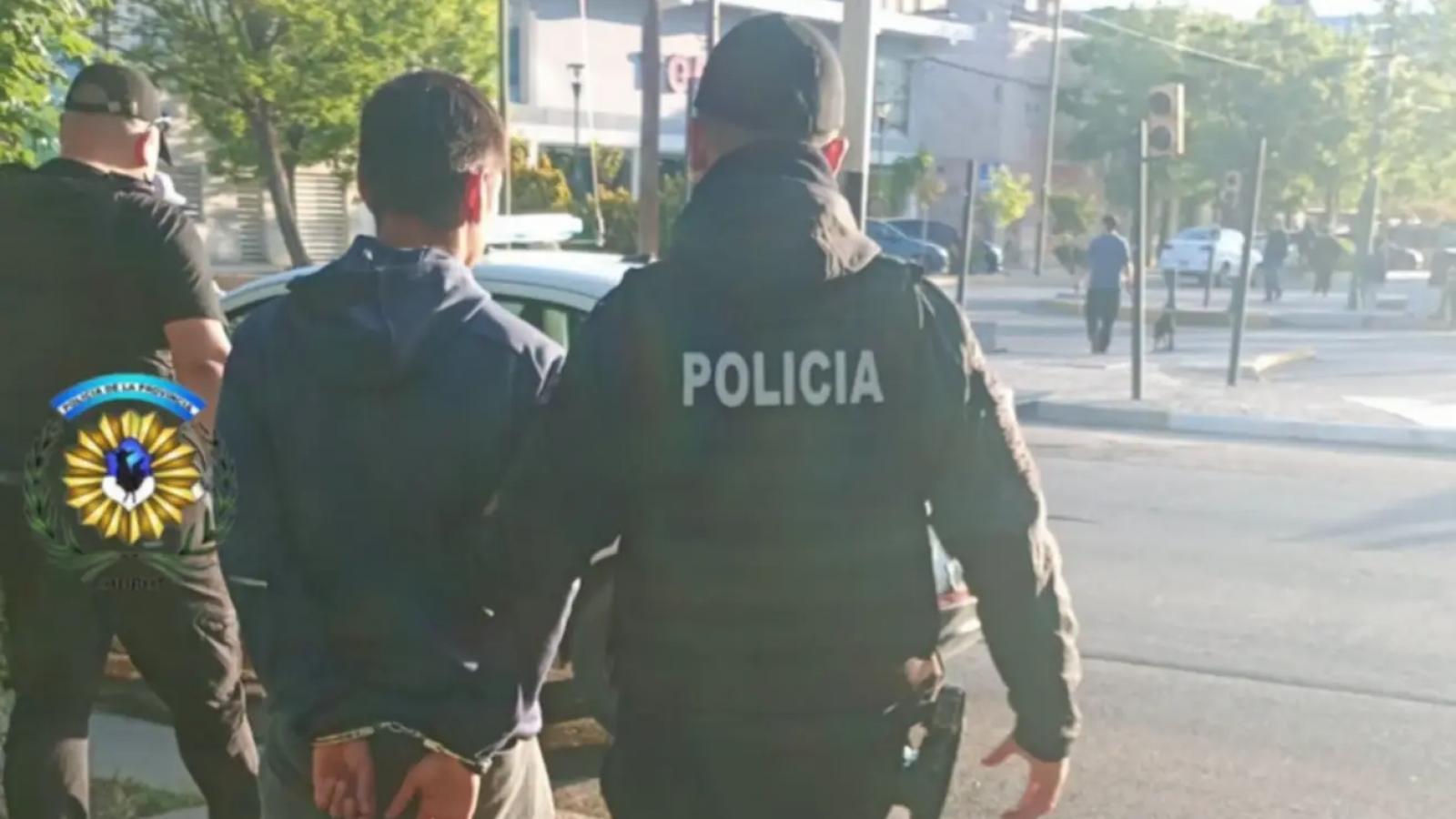 Tenía pedido de captura vigente y lo encontraron en una plaza de Trelew
